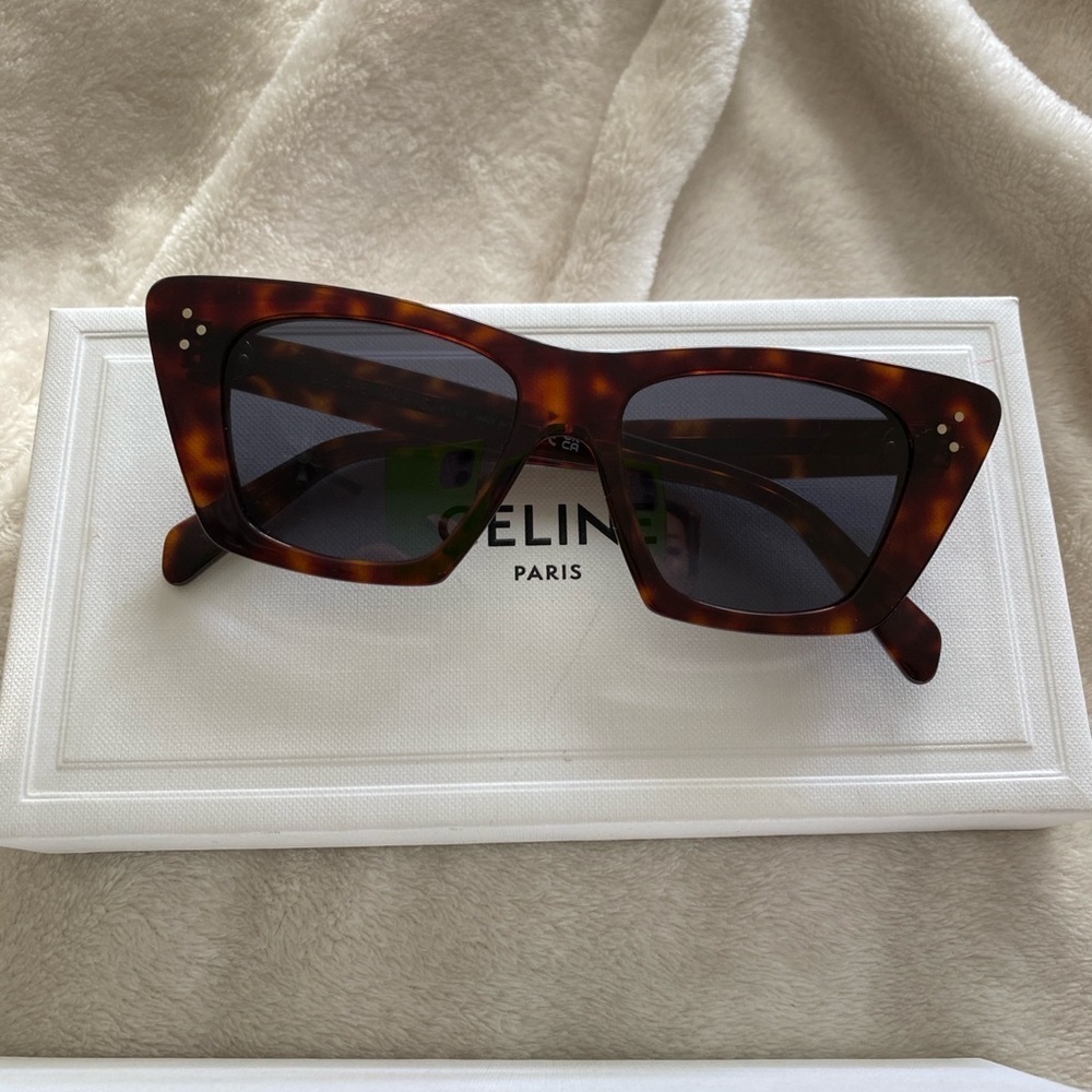 Celine Sunglasses, sunglasses case and box! In excellent like new condition